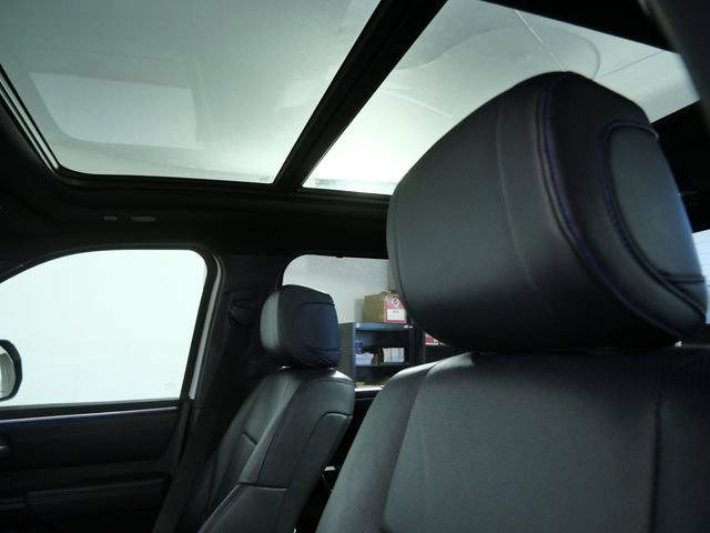 Used 2022 Toyota Tundra Platinum w/ Advanced Package AWD/4WD image 19