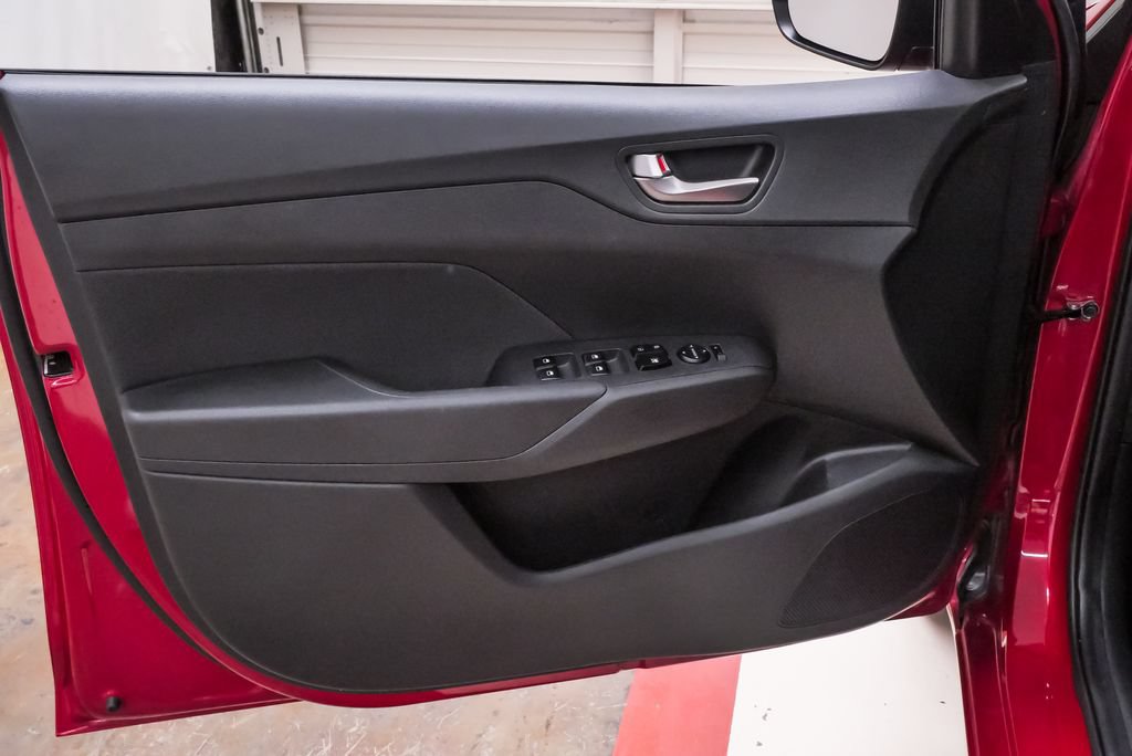 Certified 2022 Hyundai Accent SE FWD image 24