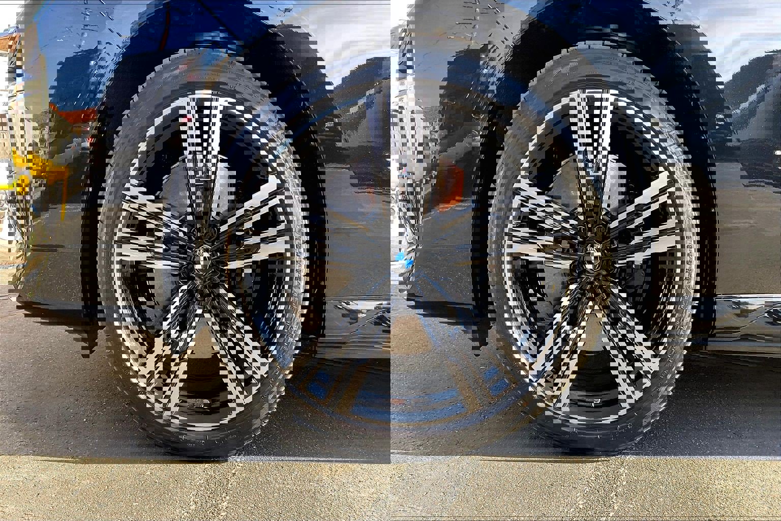 Used 2025 BMW i7 xDrive60 w/ Executive Package image 10