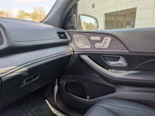 Used 2021 Mercedes-Benz GLS 450 4MATIC image 33