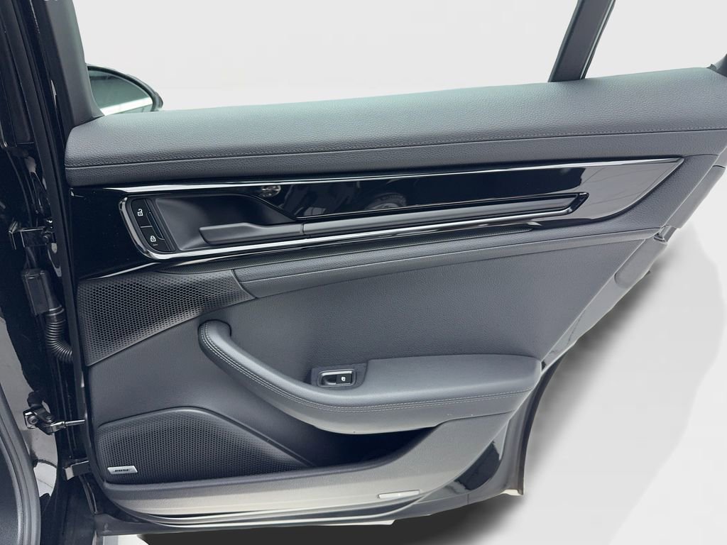 Used 2025 Porsche Panamera w/ Premium Package image 41