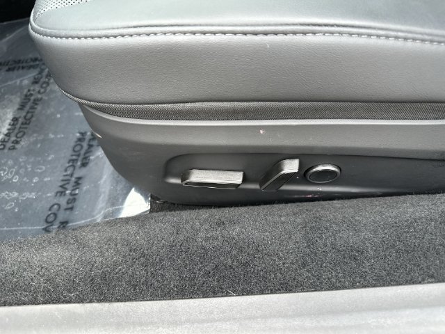 Used 2025 Tesla Model 3 Long Range RWD image 12