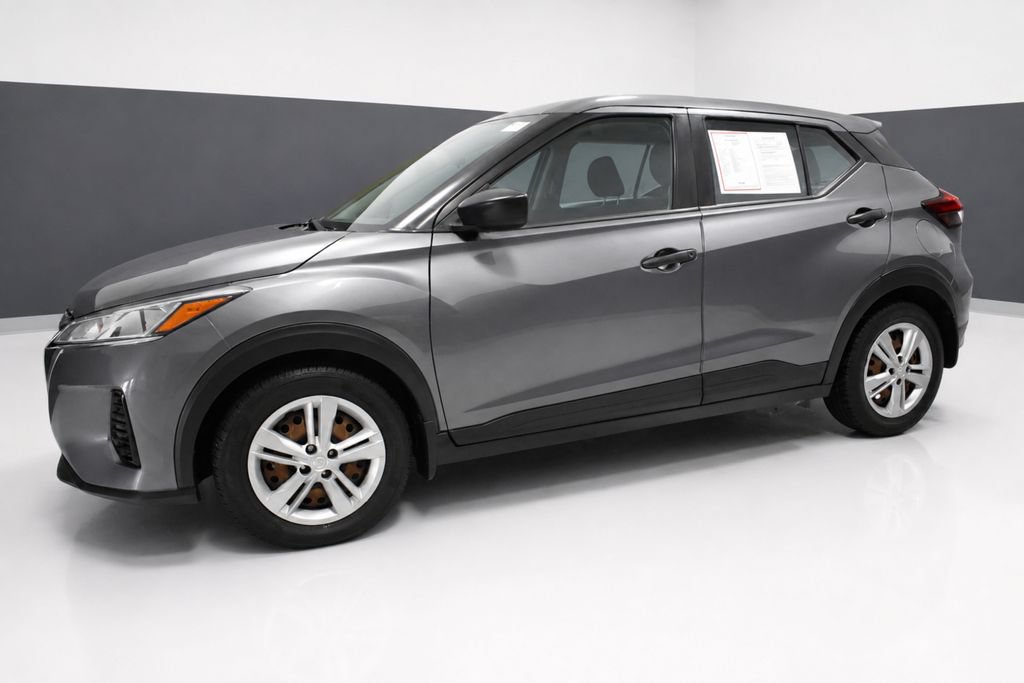 Used 2021 Nissan Kicks S FWD image 2