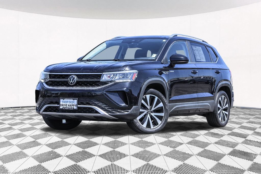 Certified 2023 Volkswagen Taos SE w/ Panoramic Sunroof Package AWD/4WD image 2
