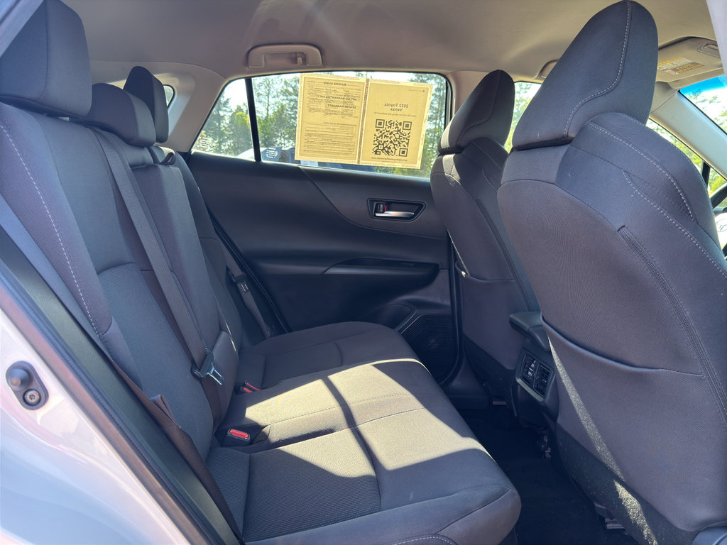 Used 2022 Toyota Venza LE image 17