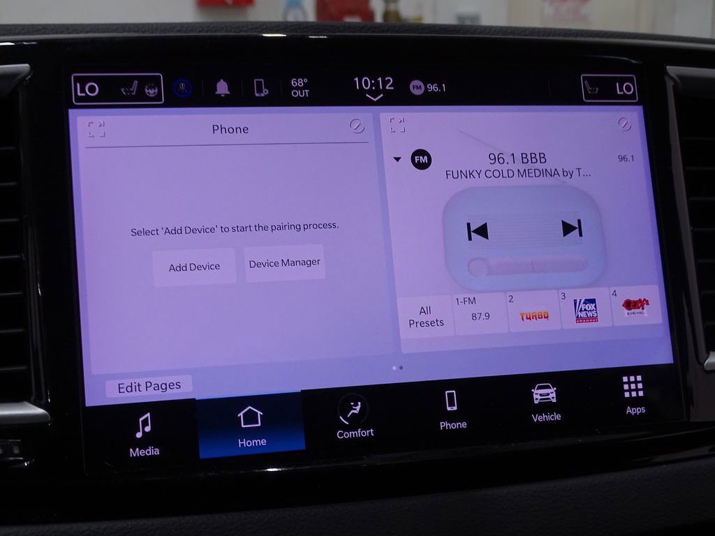 Used 2024 Chrysler Pacifica Touring-L image 35