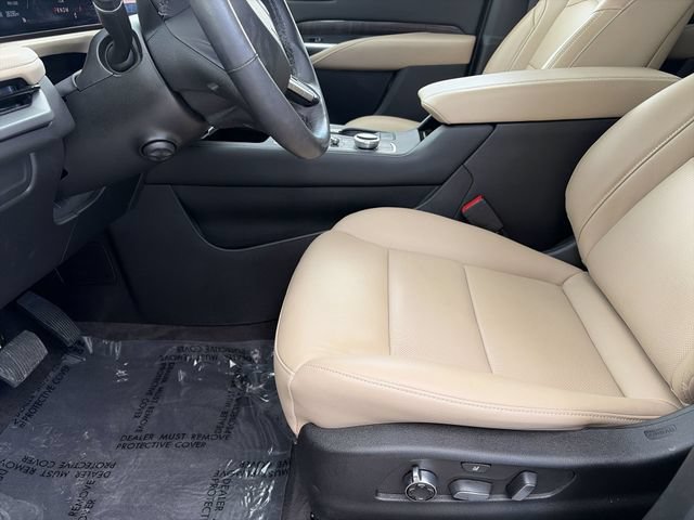 Certified 2024 Cadillac XT4 Premium Luxury w/ Technology Package FWD image 19
