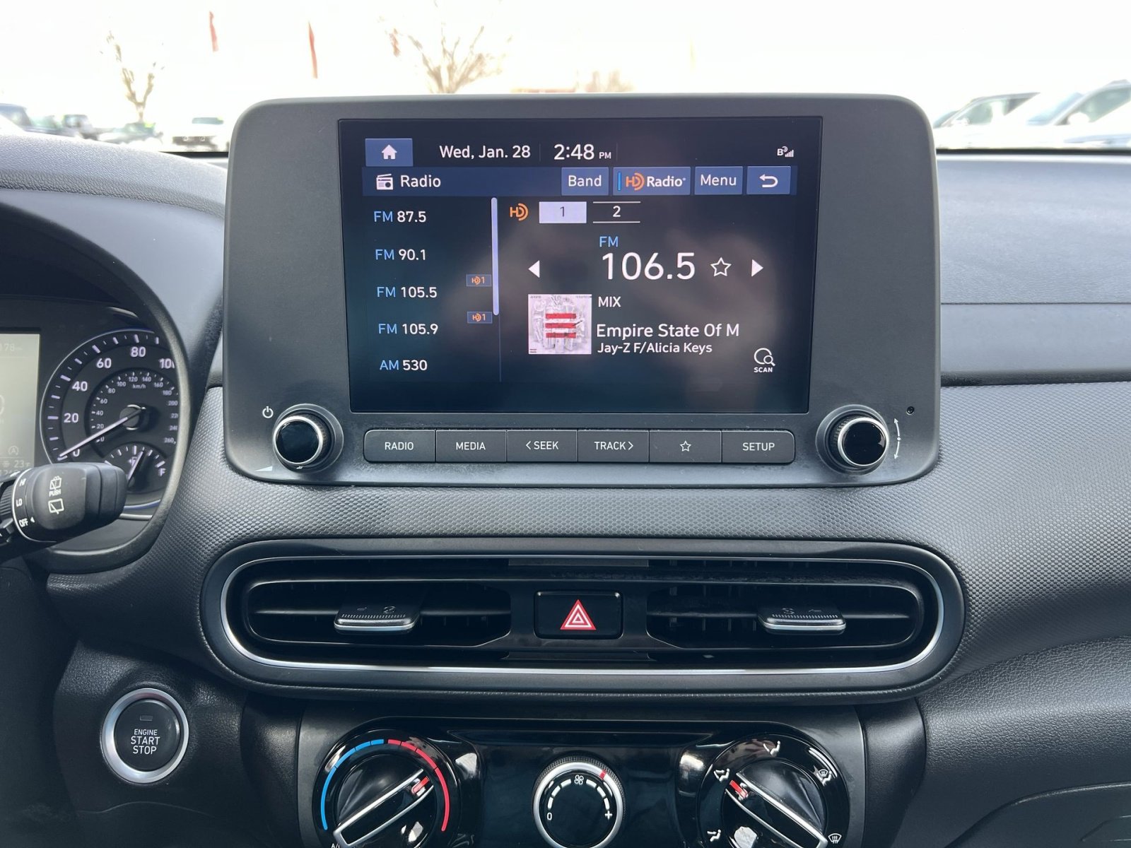 Used 2023 Hyundai Kona SEL image 18