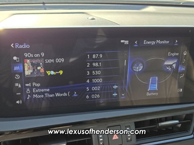Certified 2022 Lexus ES 300h w/ Accessory Package FWD image 28