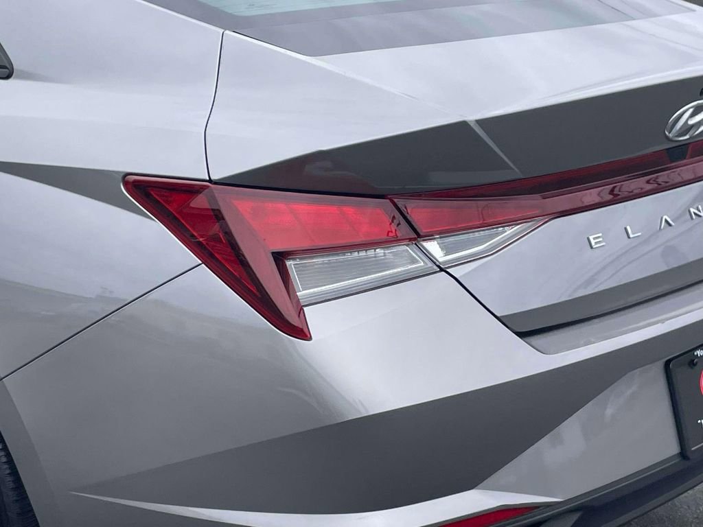 Used 2023 Hyundai Elantra SEL image 11
