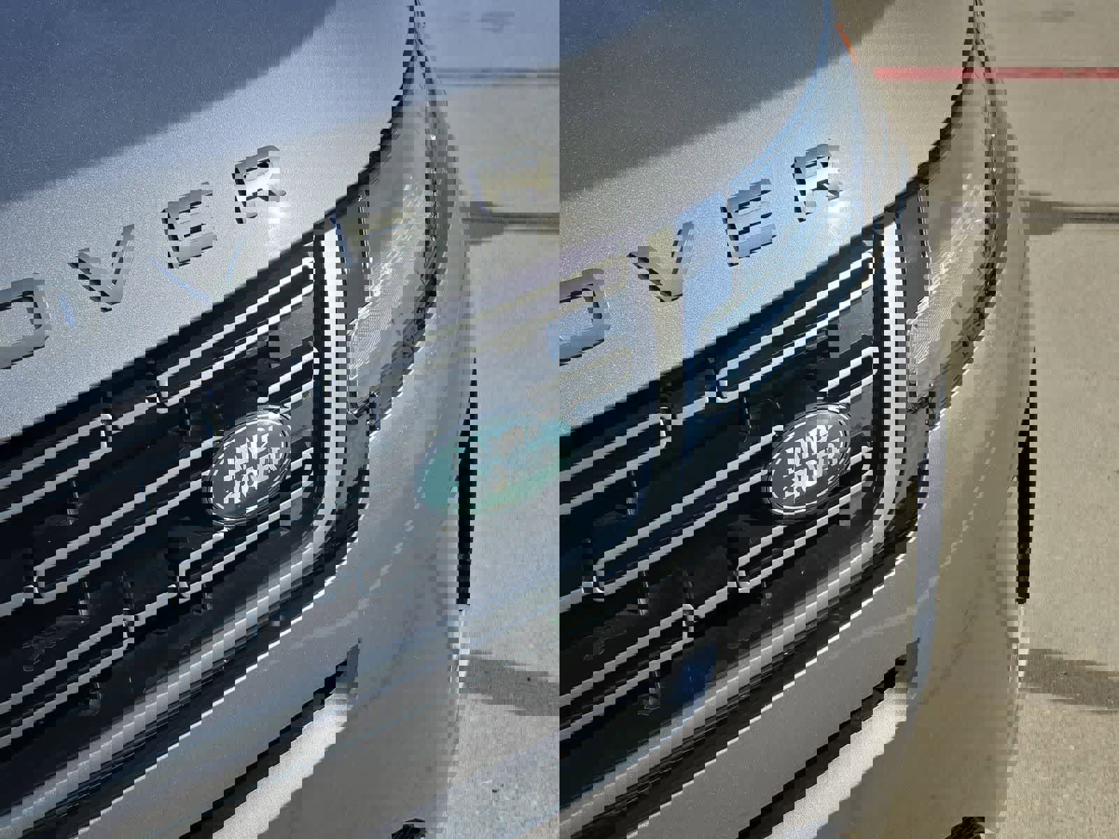 Used 2025 Land Rover Range Rover Evoque S AWD/4WD image 10