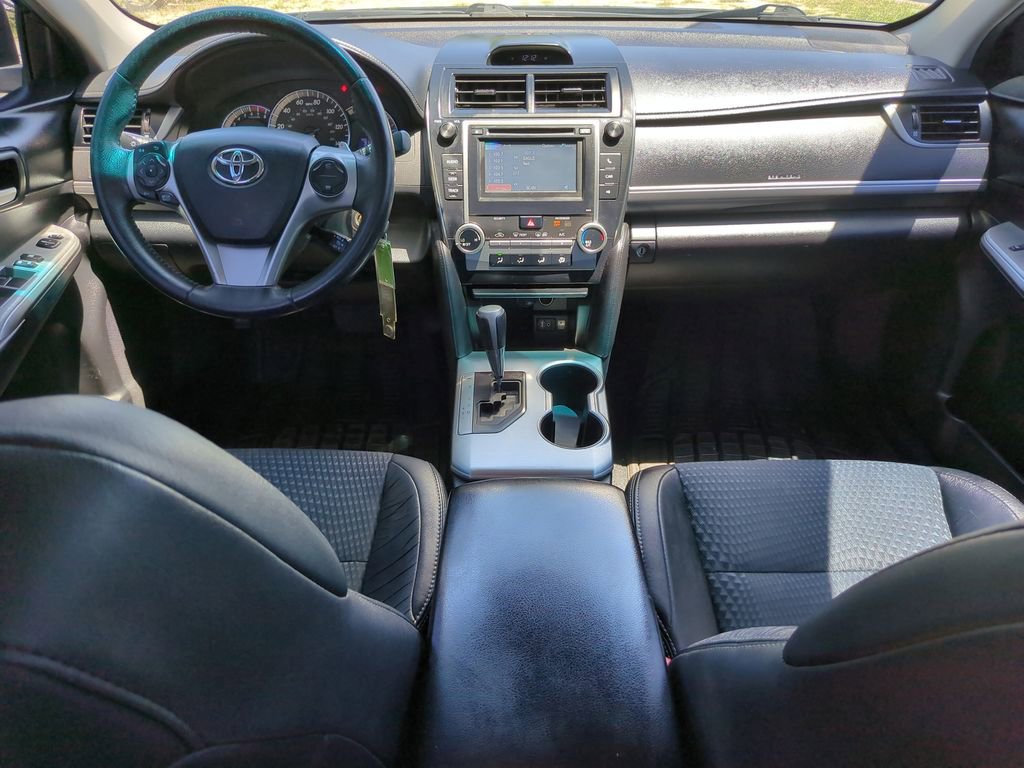 Used 2014 Toyota Camry SE FWD image 13