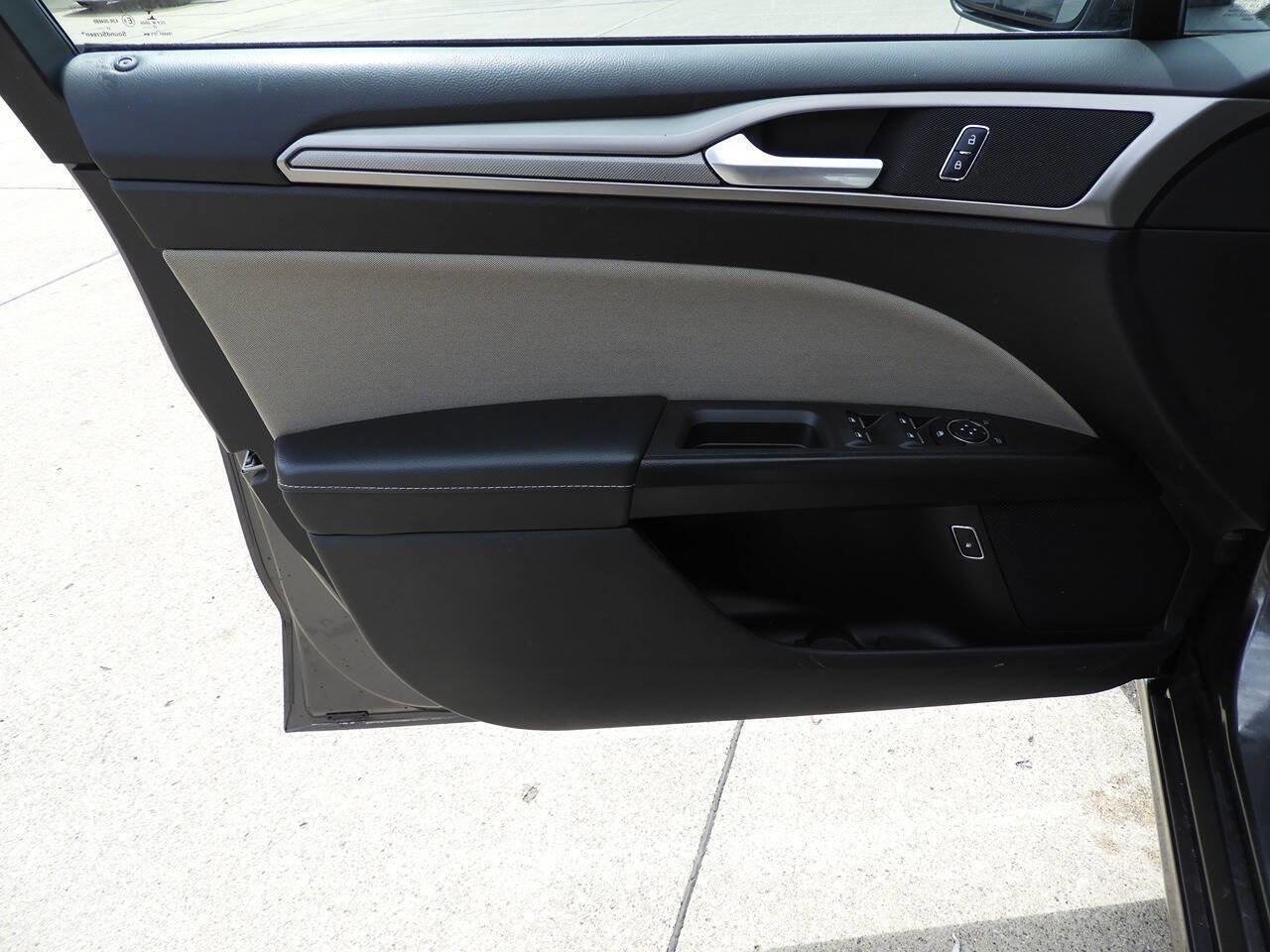 Used 2018 Ford Fusion S FWD image 17