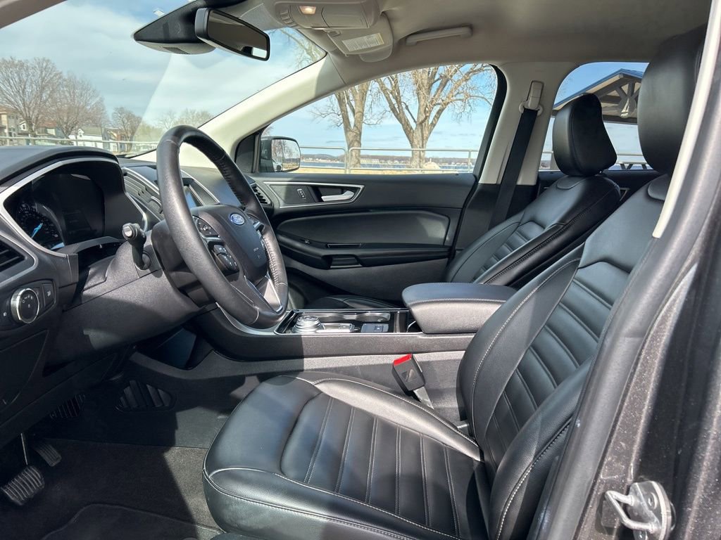 Used 2020 Ford Edge SEL image 18