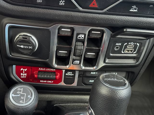 Certified 2025 Jeep Gladiator Mojave AWD/4WD image 37