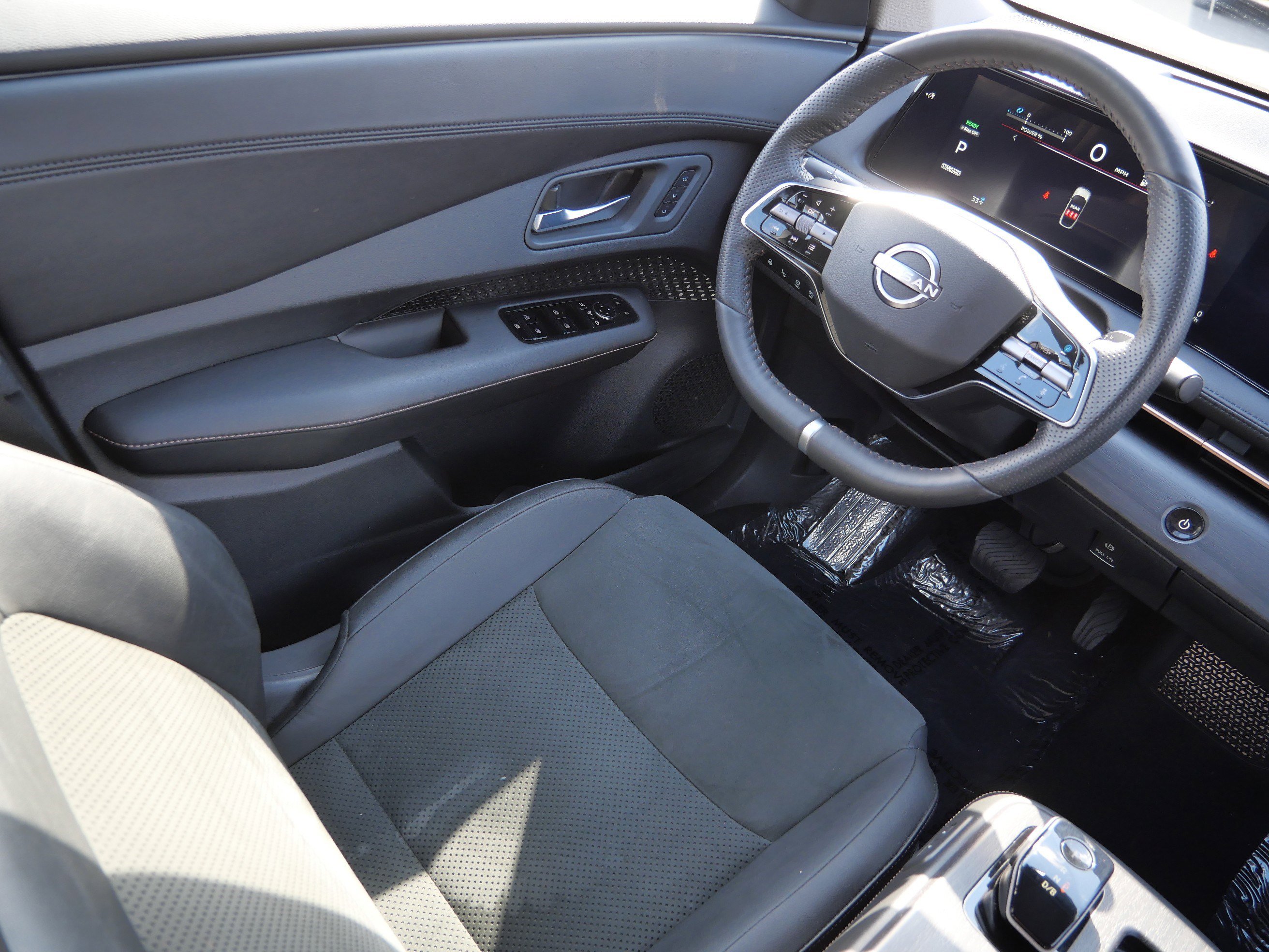 Used 2023 Nissan Ariya AWD image 9