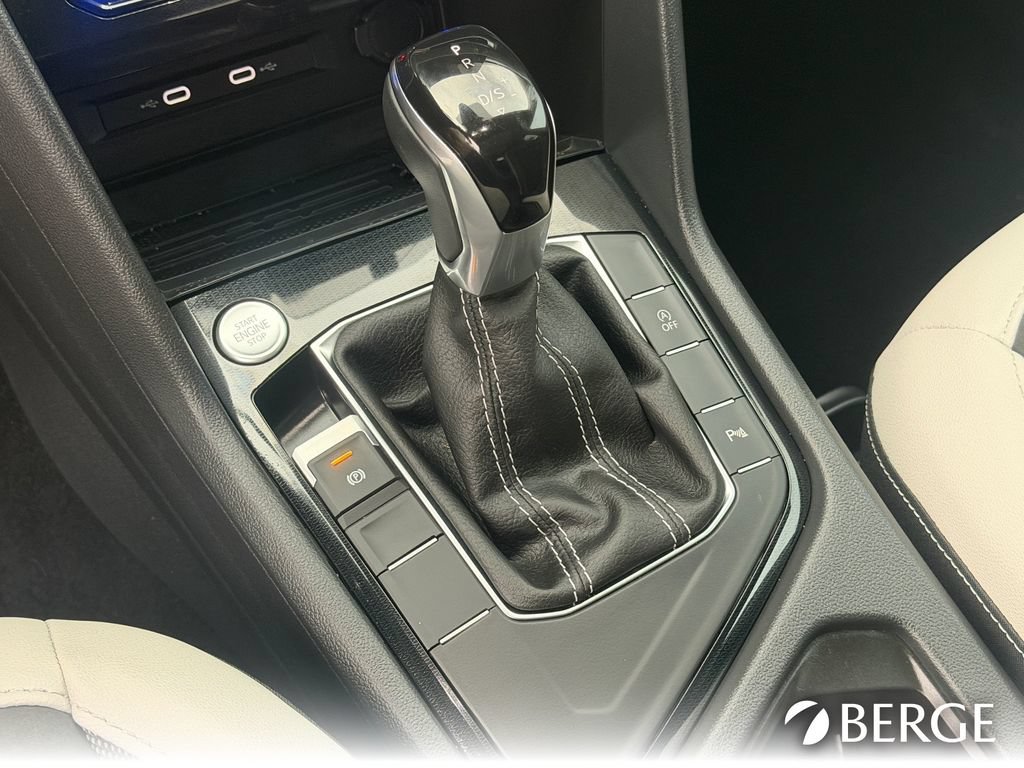 Used 2025 Volkswagen Taos SE FWD image 25