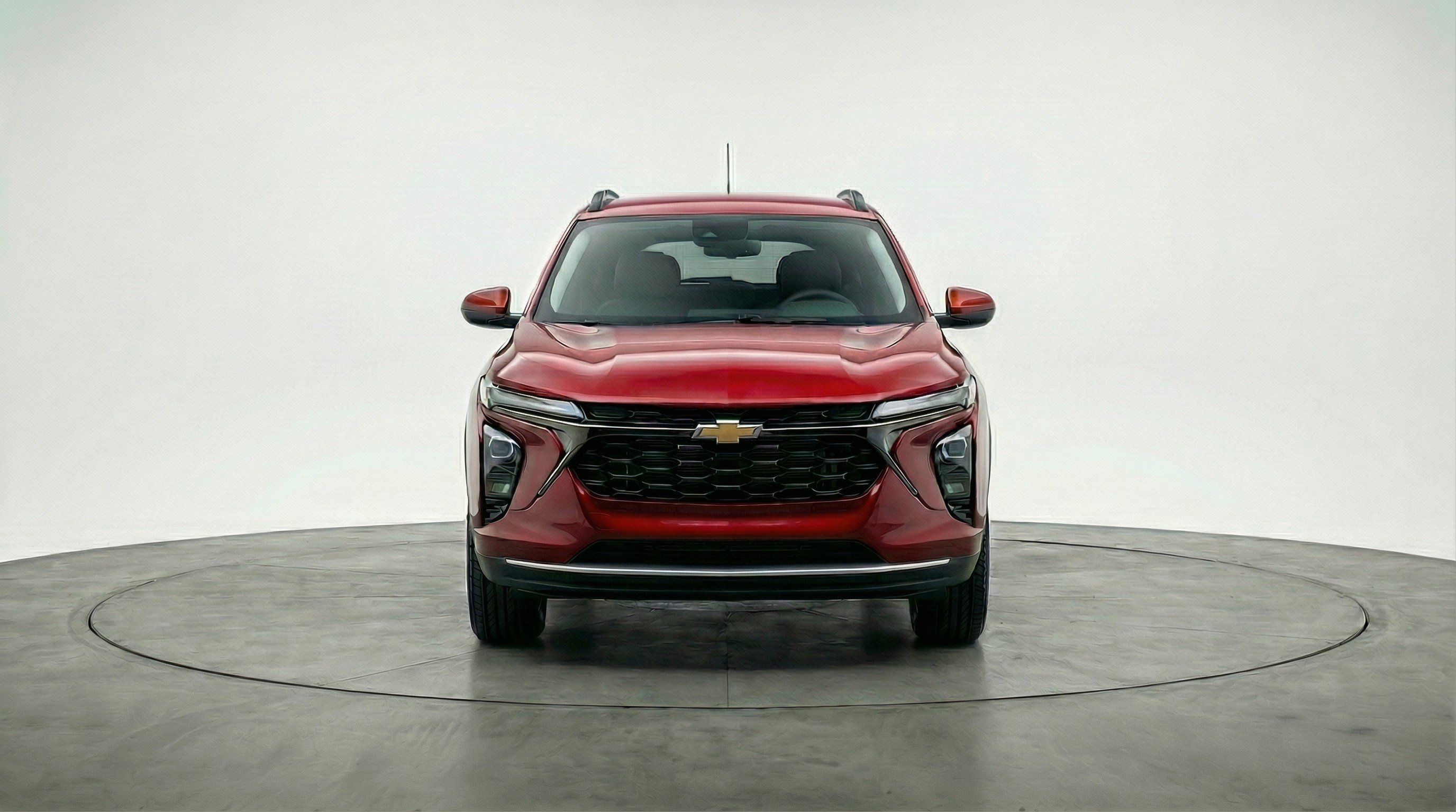 Used 2025 Chevrolet Trax LT FWD image 2