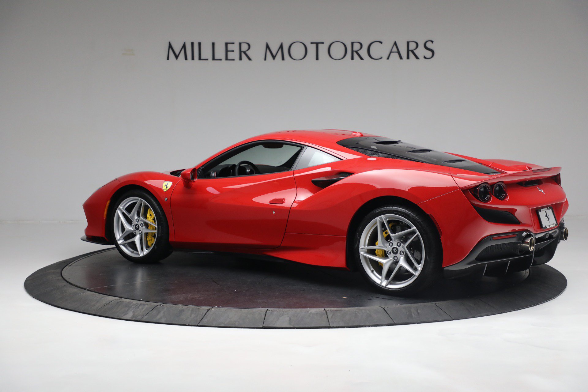 Used 2020 Ferrari F8 Tributo RWD image 4