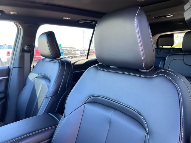 New 2026 Jeep Grand Cherokee L Limited w/ Trailer Tow Package AWD/4WD image 15