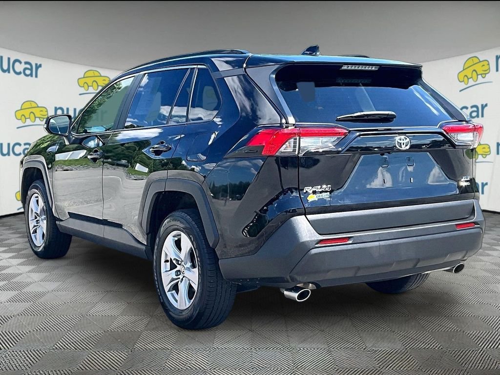 Used 2025 Toyota RAV4 XLE AWD/4WD image 4