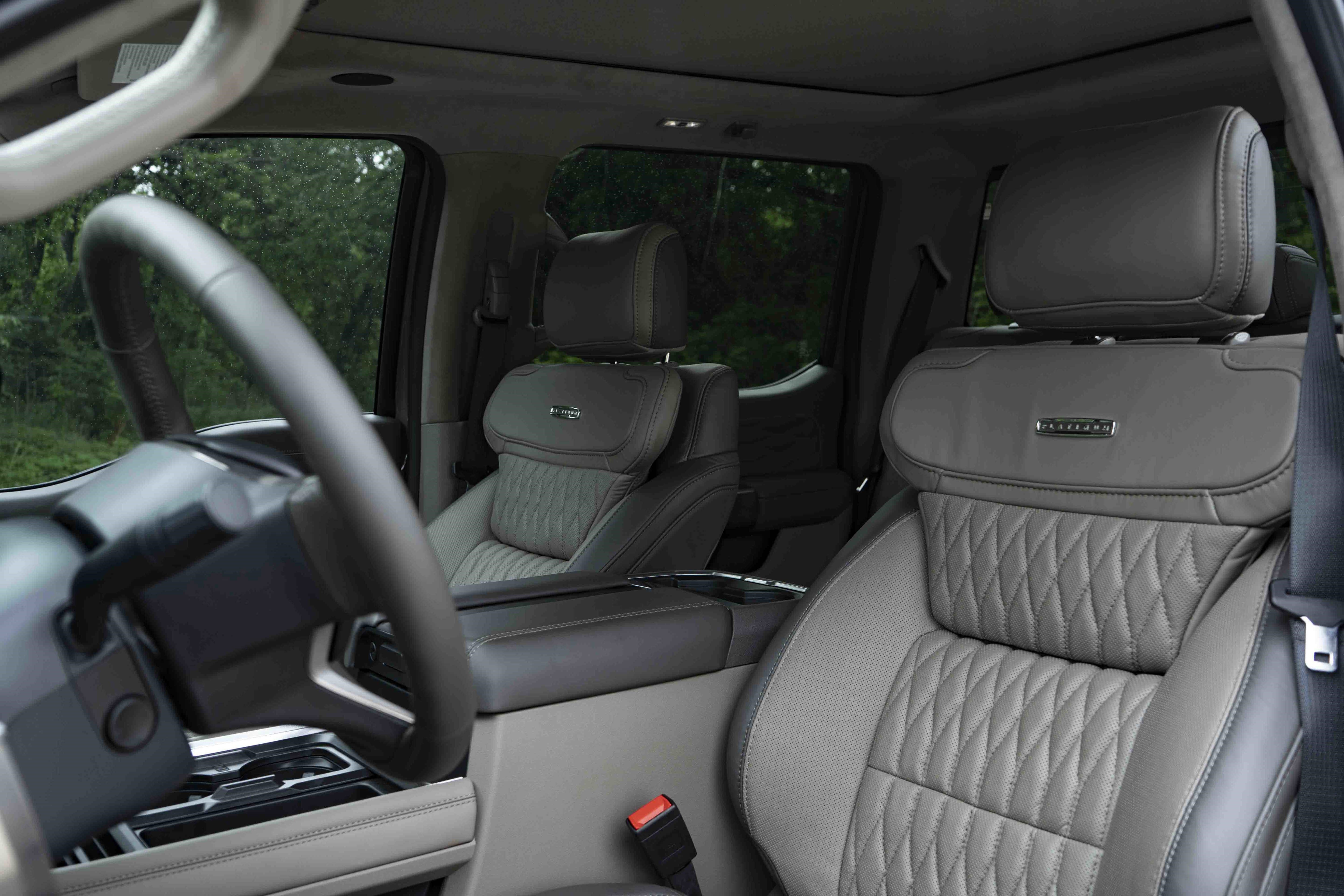 Used 2026 Ford F450 Platinum w/ Platinum Plus Package image 19