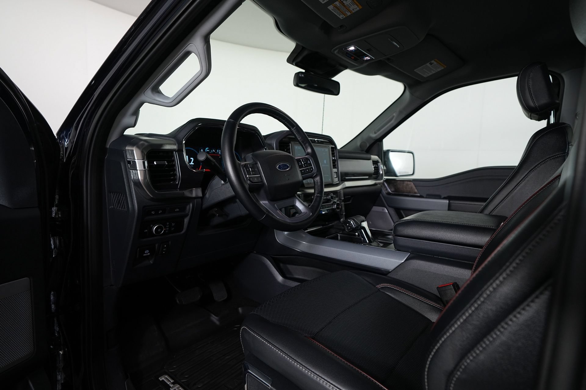Used 2022 Ford F150 Lariat w/ Max Trailer Tow Package AWD/4WD image 14