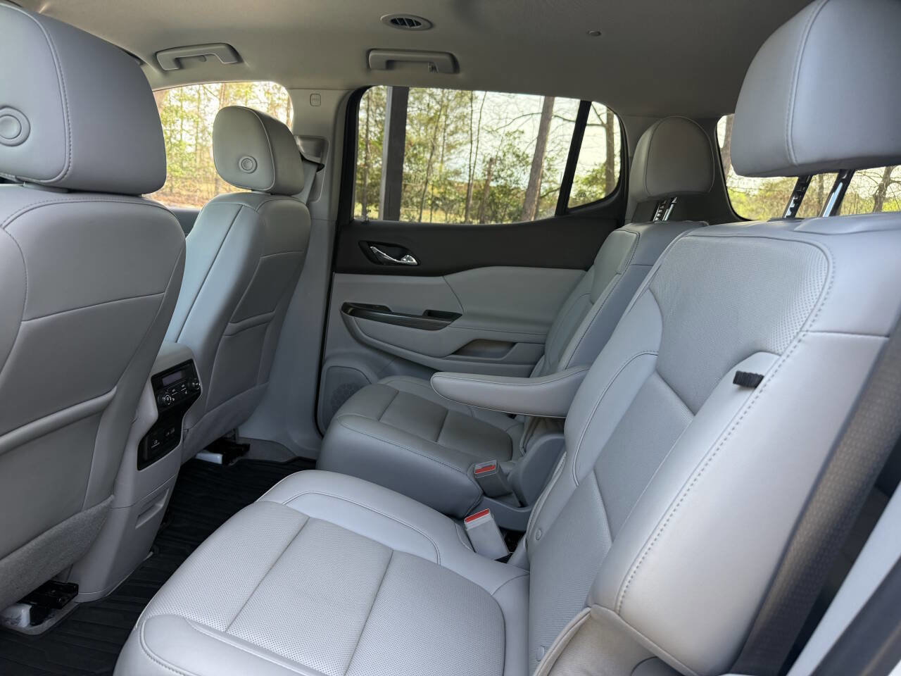 Used 2022 GMC Acadia SLT w/ Technology Package image 25