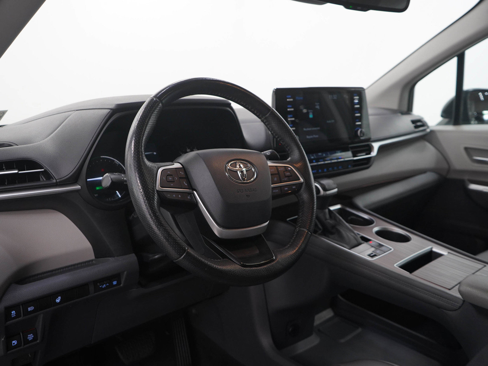 Used 2021 Toyota Sienna XLE AWD/4WD image 25