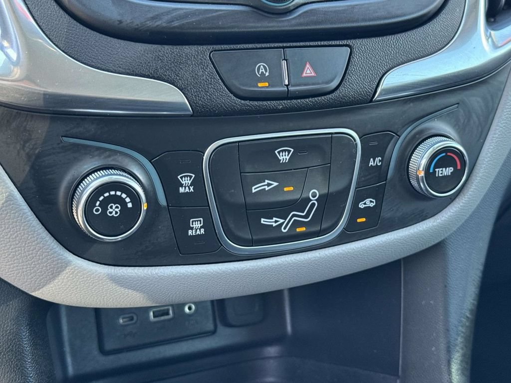 Used 2024 Chevrolet Equinox LS FWD image 28