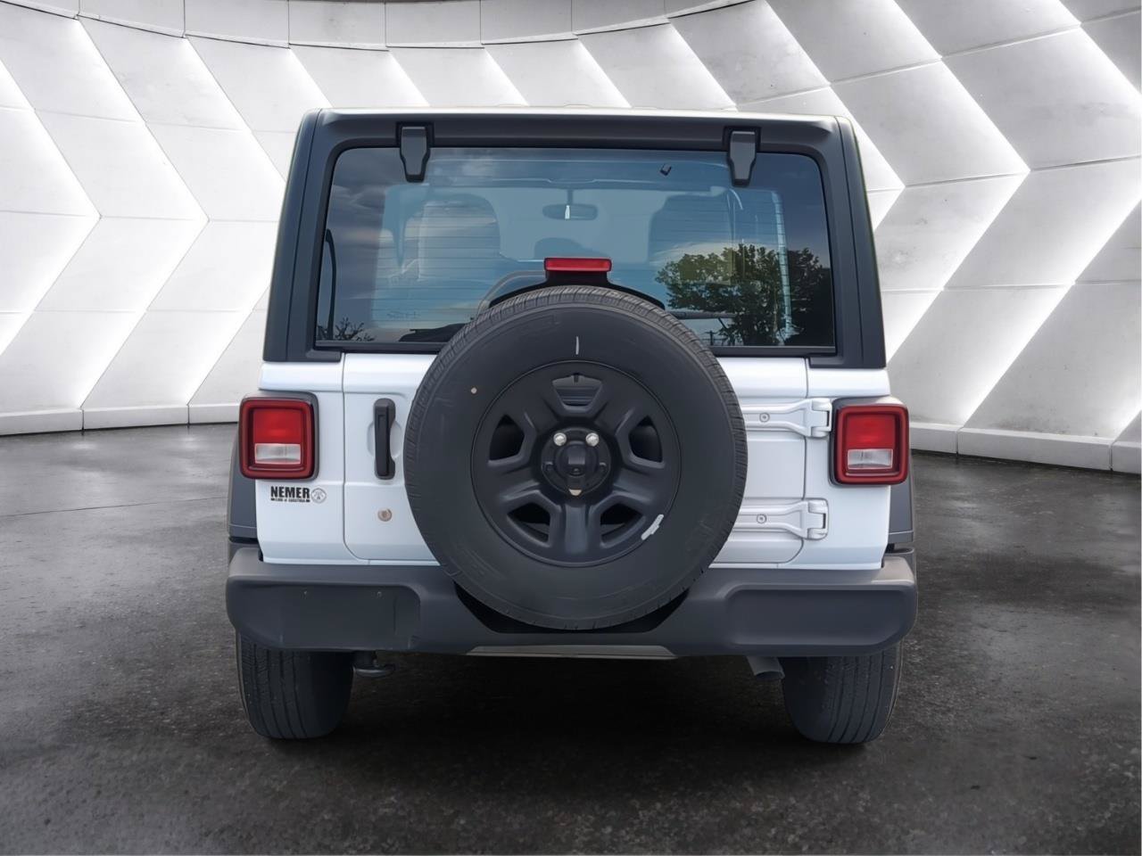 Used 2023 Jeep Wrangler Unlimited Sport AWD/4WD image 5