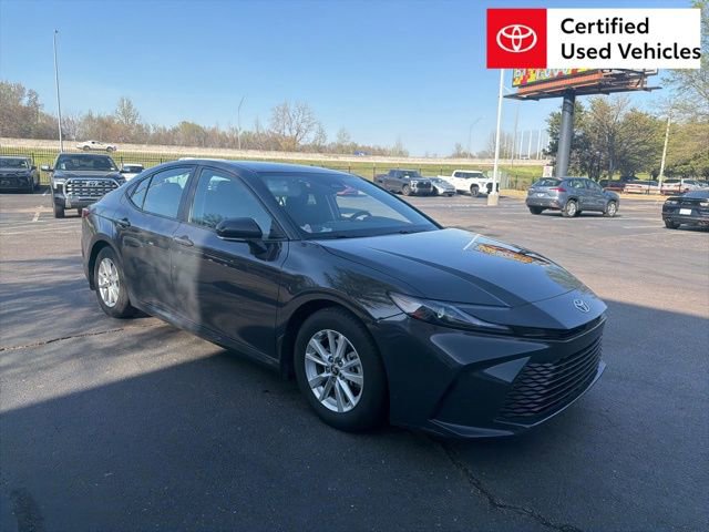 Used 2025 Toyota Camry LE image 1