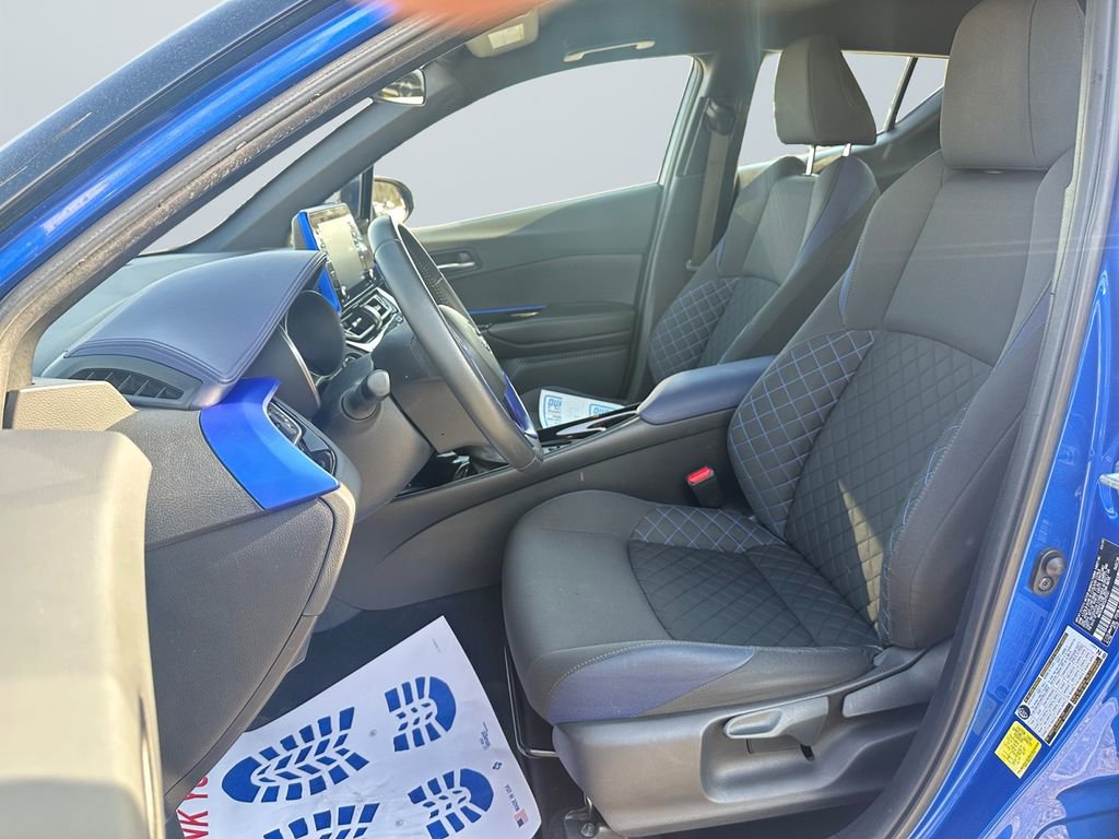 Used 2020 Toyota C-HR XLE FWD image 9