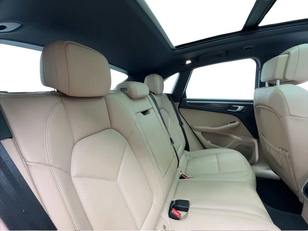 Used 2023 Porsche Macan Turbo AWD/4WD image 27