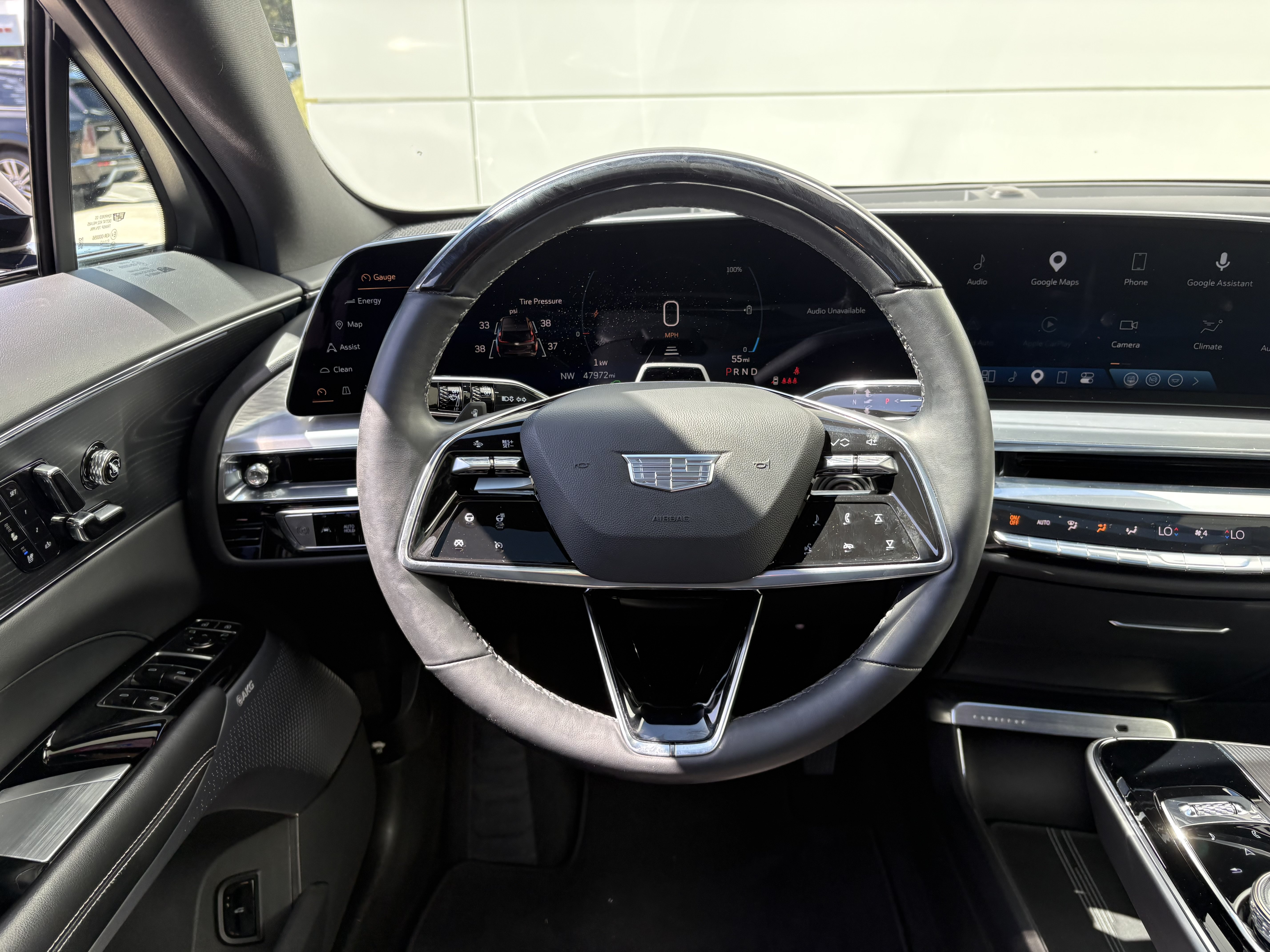 Certified 2024 Cadillac Lyriq Luxury AWD/4WD image 18