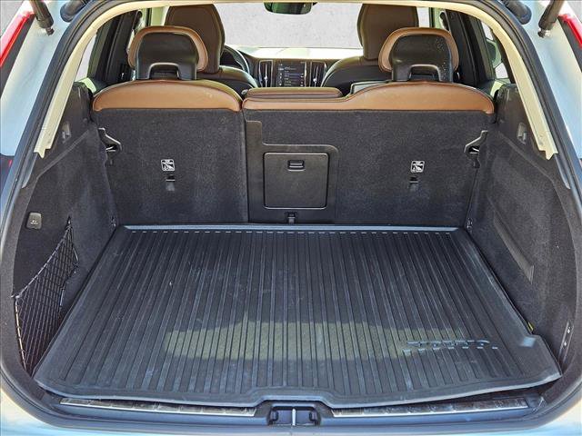 Used 2019 Volvo XC60 T5 Inscription FWD image 6