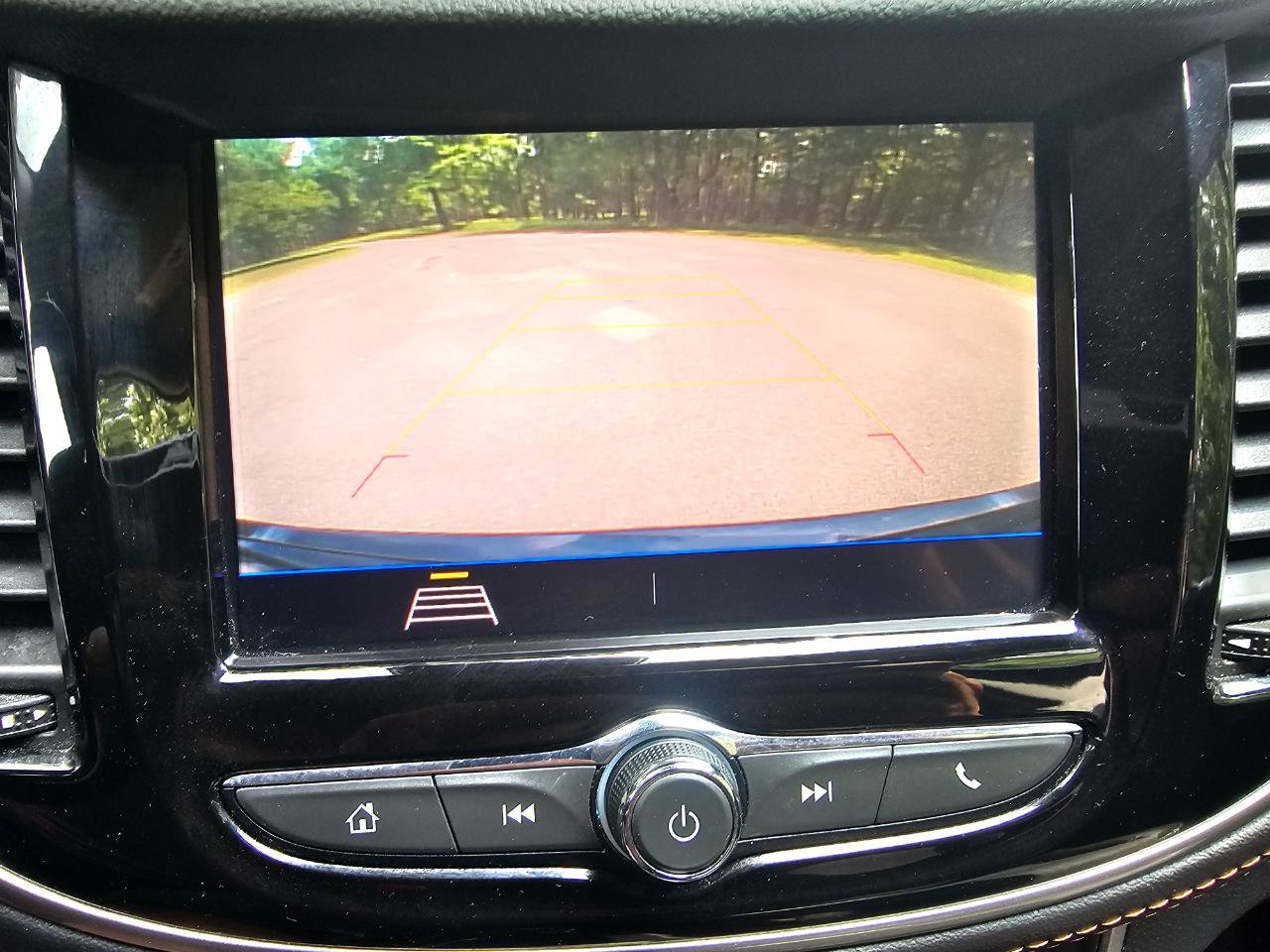 Used 2021 Chevrolet Trax LT w/ Driver Confidence Package image 38