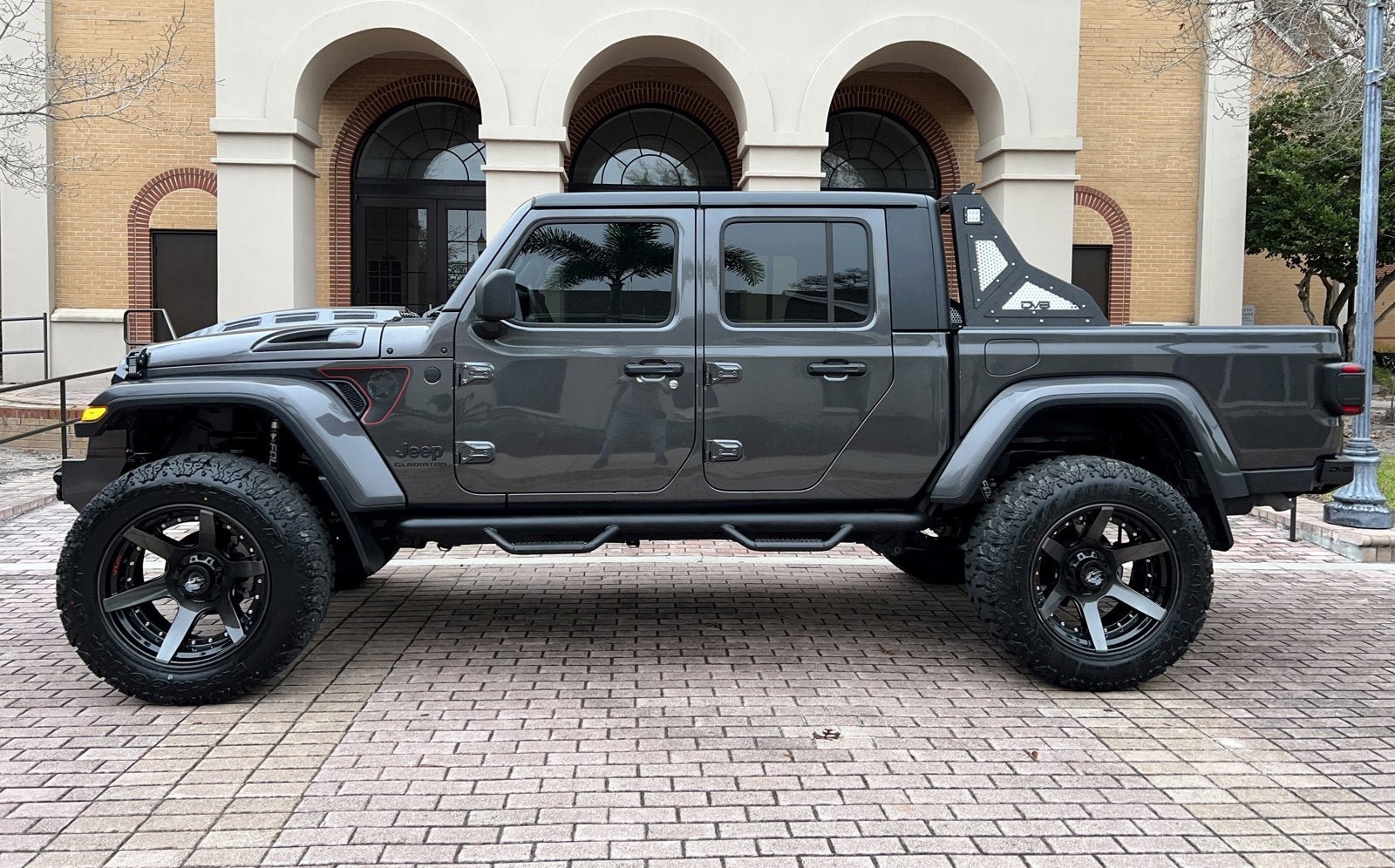 Used 2022 Jeep Gladiator Sport AWD/4WD image 5