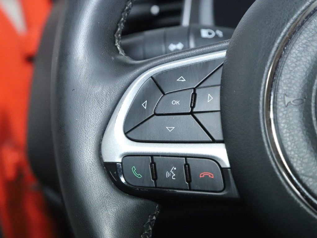 Used 2018 Jeep Renegade Latitude FWD image 22