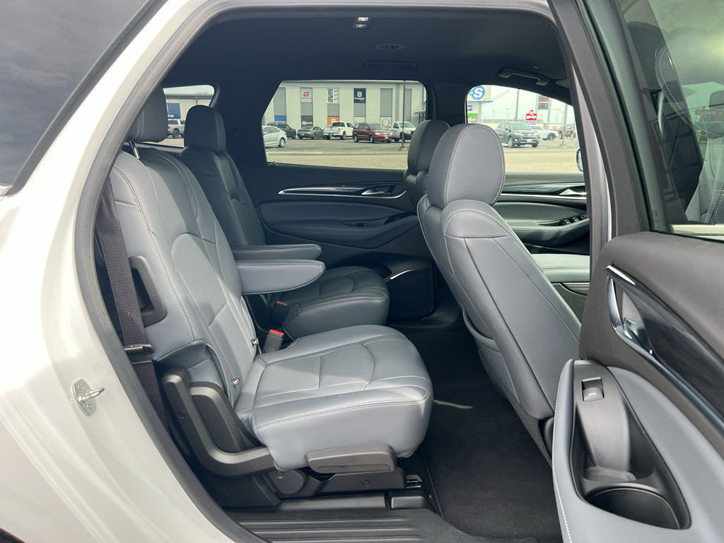 Used 2024 Buick Enclave Essence AWD/4WD image 24