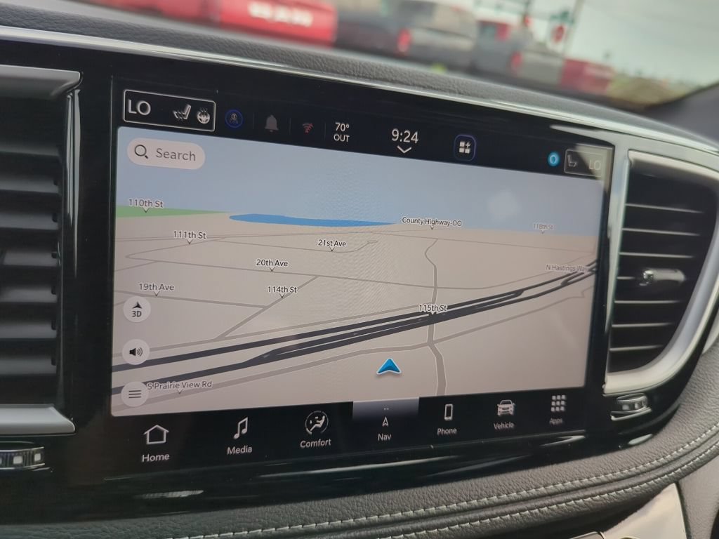 New 2027 Chrysler Pacifica Limited AWD/4WD image 15
