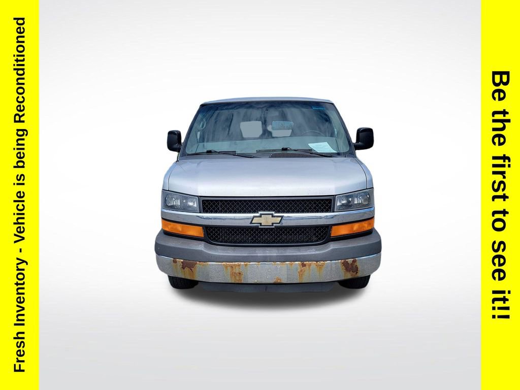 Used 2010 Chevrolet Express 2500 LT w/ LT Preferred Equipment Group RWD image 8