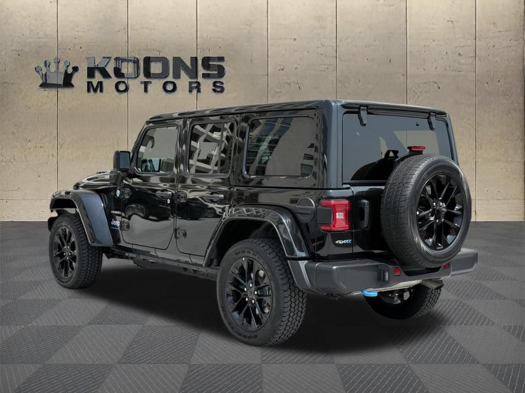 Used 2024 Jeep Wrangler Unlimited Sahara AWD/4WD image 3