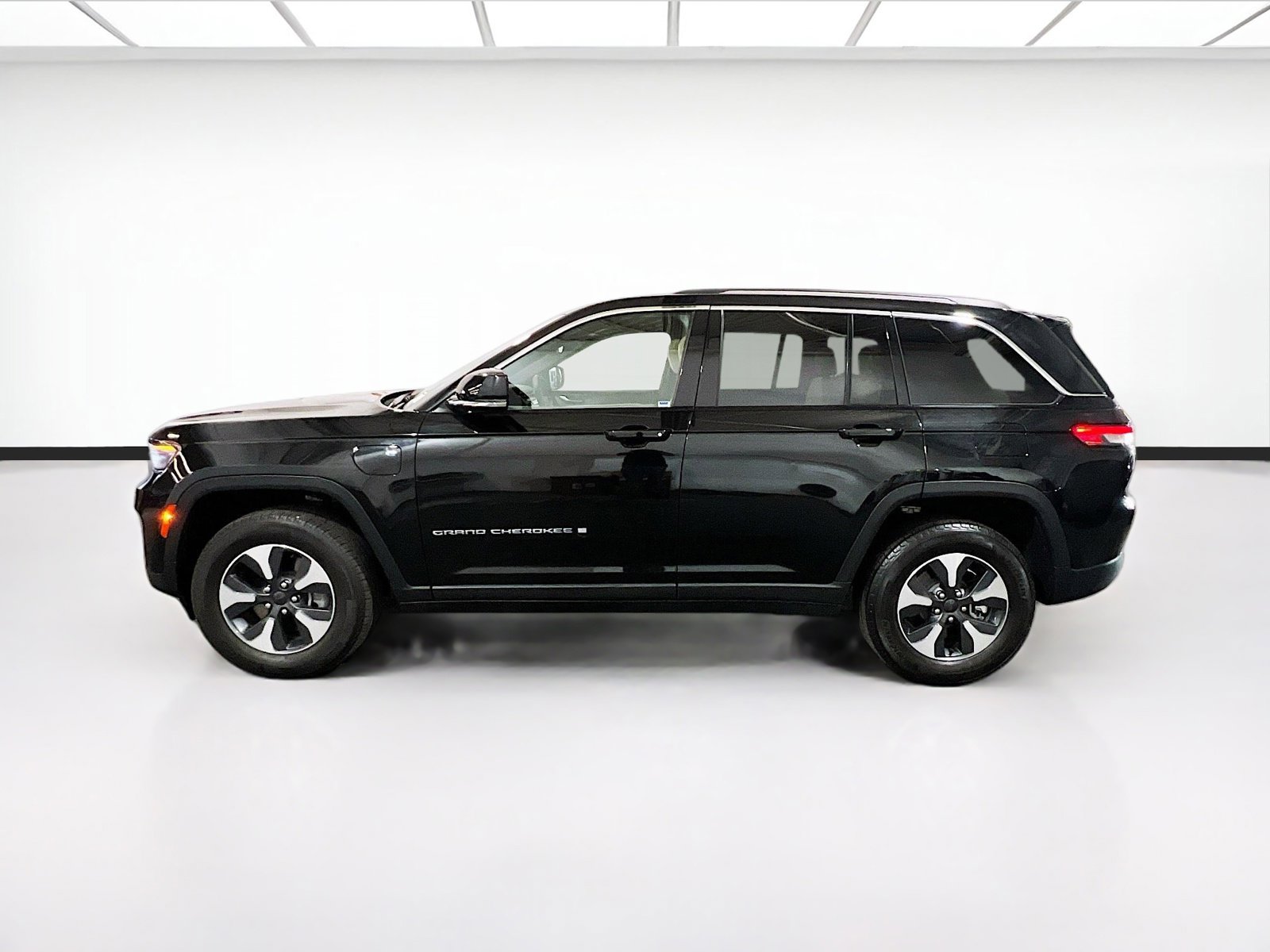 Used 2022 Jeep Grand Cherokee Limited 4xe AWD/4WD image 25