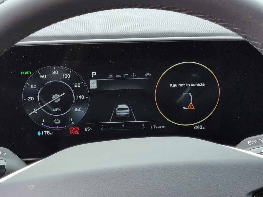 Certified 2025 Kia Niro Wind FWD image 12
