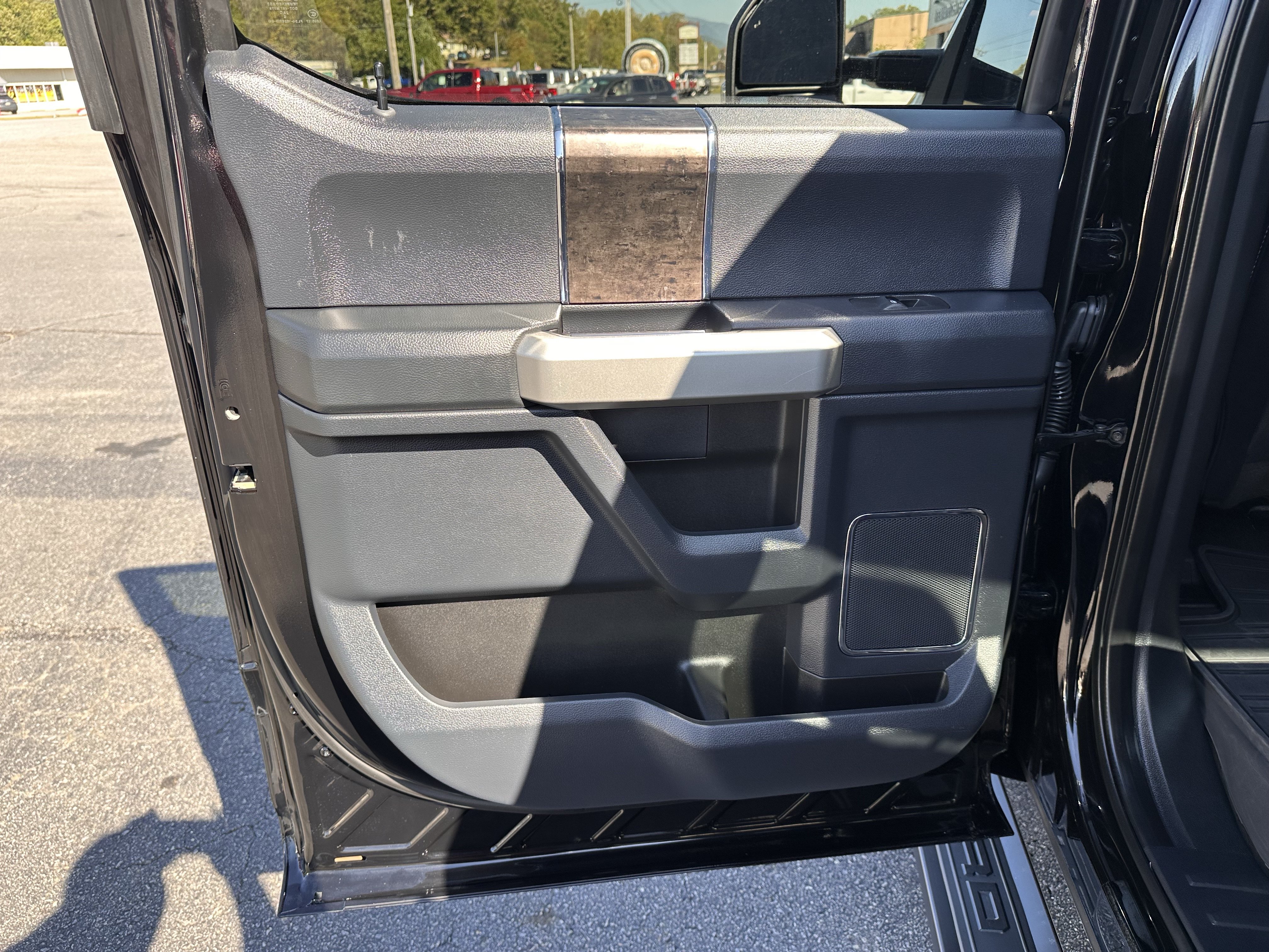 Certified 2022 Ford F350 Lariat w/ Lariat Ultimate Package AWD/4WD image 12
