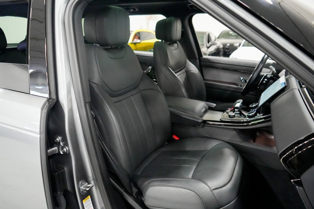 Used 2023 Land Rover Range Rover Sport SE Dynamic image 15