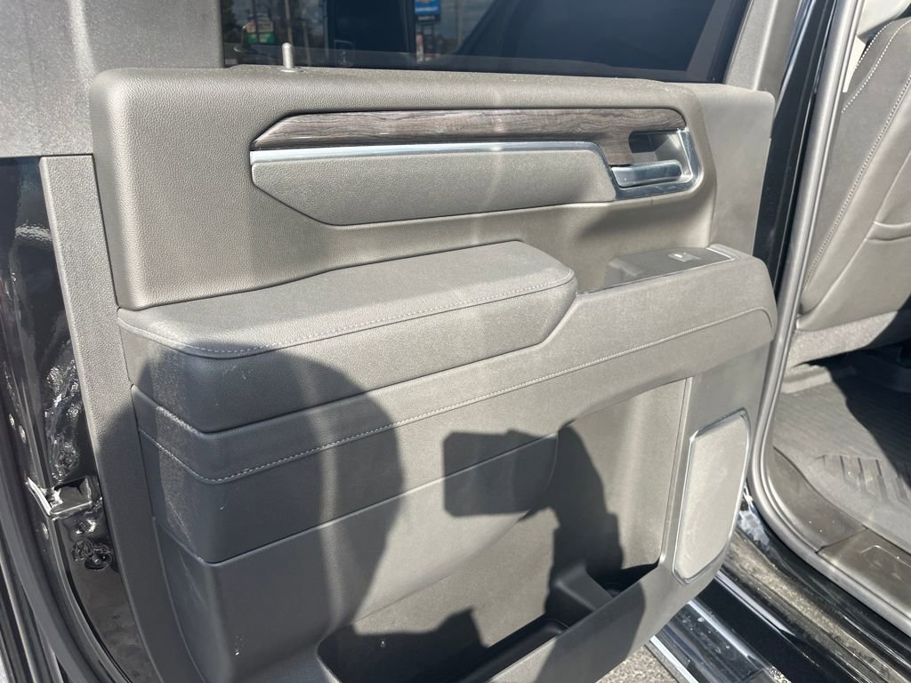 Used 2025 Chevrolet Silverado 3500 LTZ w/ LTZ Plus Package image 22