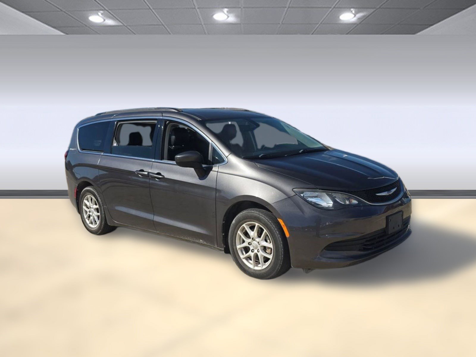 Used 2020 Chrysler Voyager Lxi image 7
