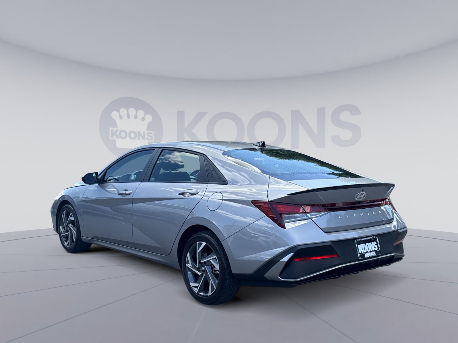 Certified 2025 Hyundai Elantra Sport FWD image 4